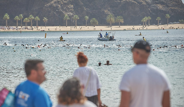 IV Juegos Máster Cabildo – Schwimmen im offenen Wasser und Radfahren