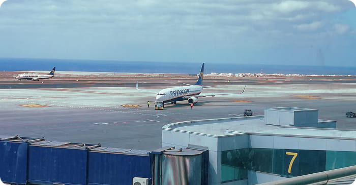 Ryanair-Maschinen auf dem Flugplatz Teneriffa-Süd