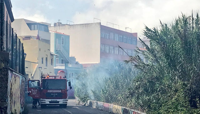 Straßensperre wegen Brand am San Roque in La Laguna