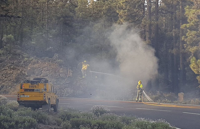 Straße im Teide-Nationalpark wegen Brandgefahr gesperrt