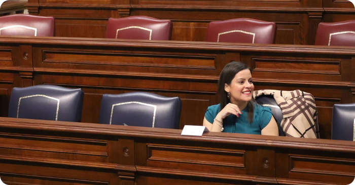Yaiza Castilla im kanarischen Parlament